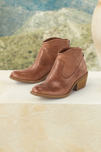 Aisley Boots by Söfft®