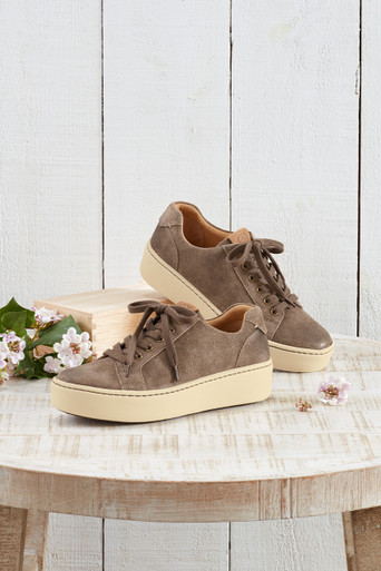 Mira Lightweight Sneakers by Børn®